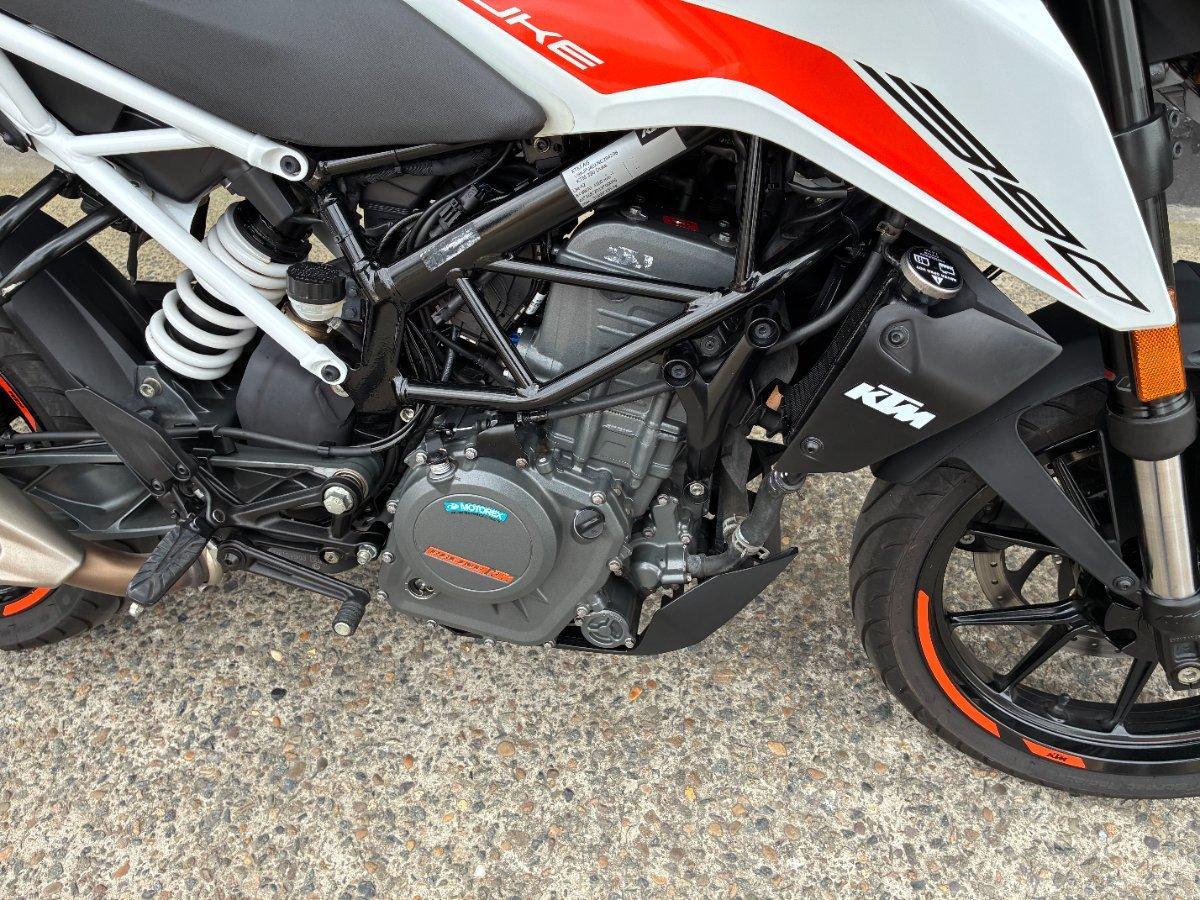 2023 KTM 390 DUKE ROAD
