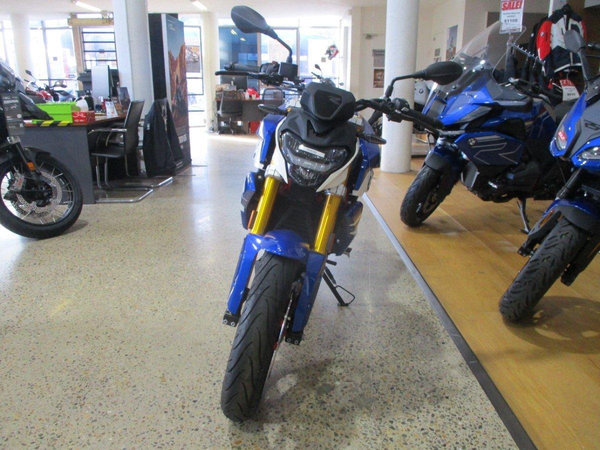 2025 BMW G 310 R