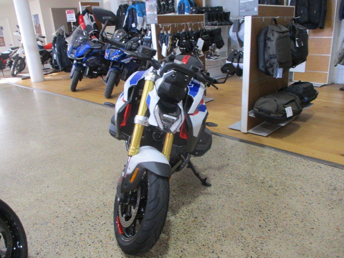 2026 BMW R 1300 RS PERFORMANCE SPORTS