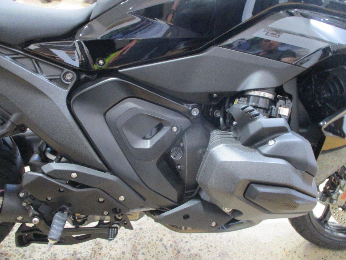 2026 BMW R 1300 RS TRIPLE BLACK SPORTS