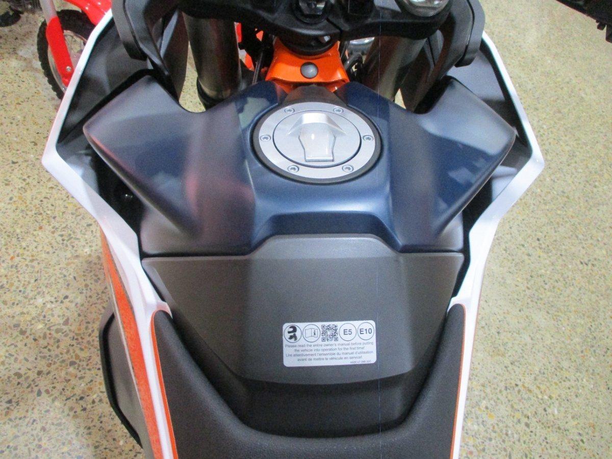 2024 KTM 890 ADVENTURE R DUAL SPORTS