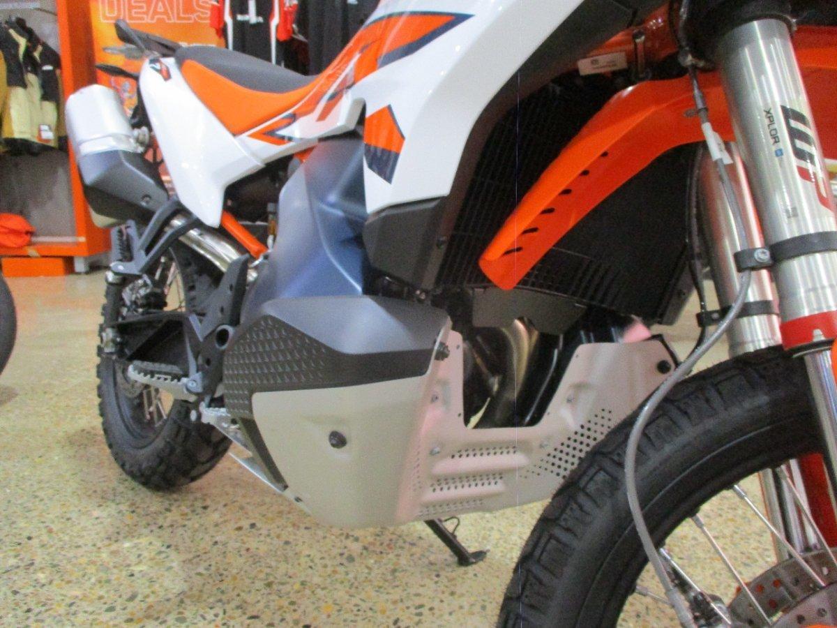 2024 KTM 890 ADVENTURE R DUAL SPORTS