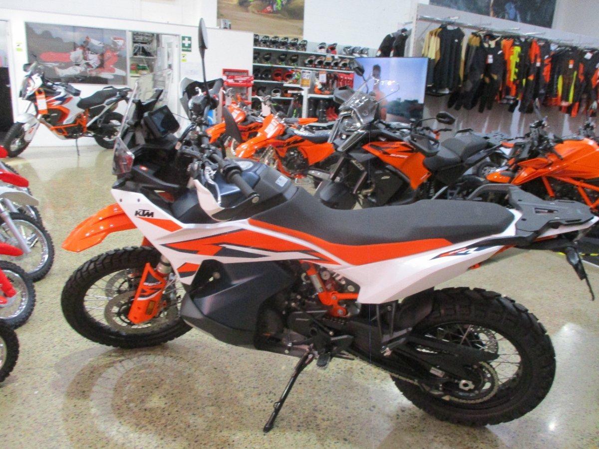 2024 KTM 890 ADVENTURE R DUAL SPORTS