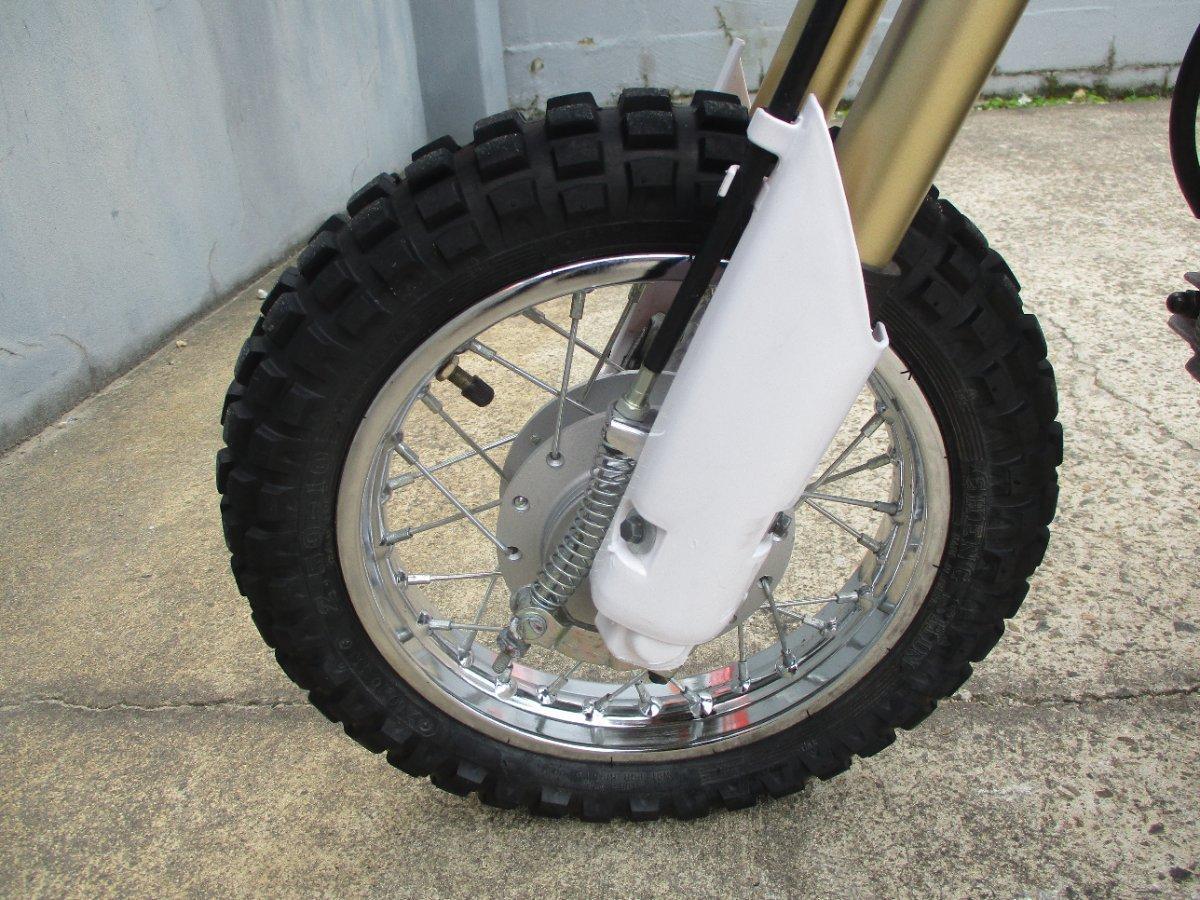 2014 YAMAHA TT-R50E MINI BIKE