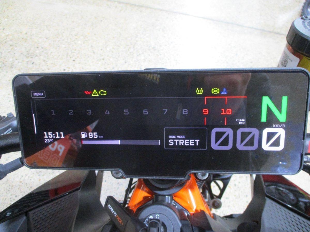 2026 KTM 990 DUKE R ROAD