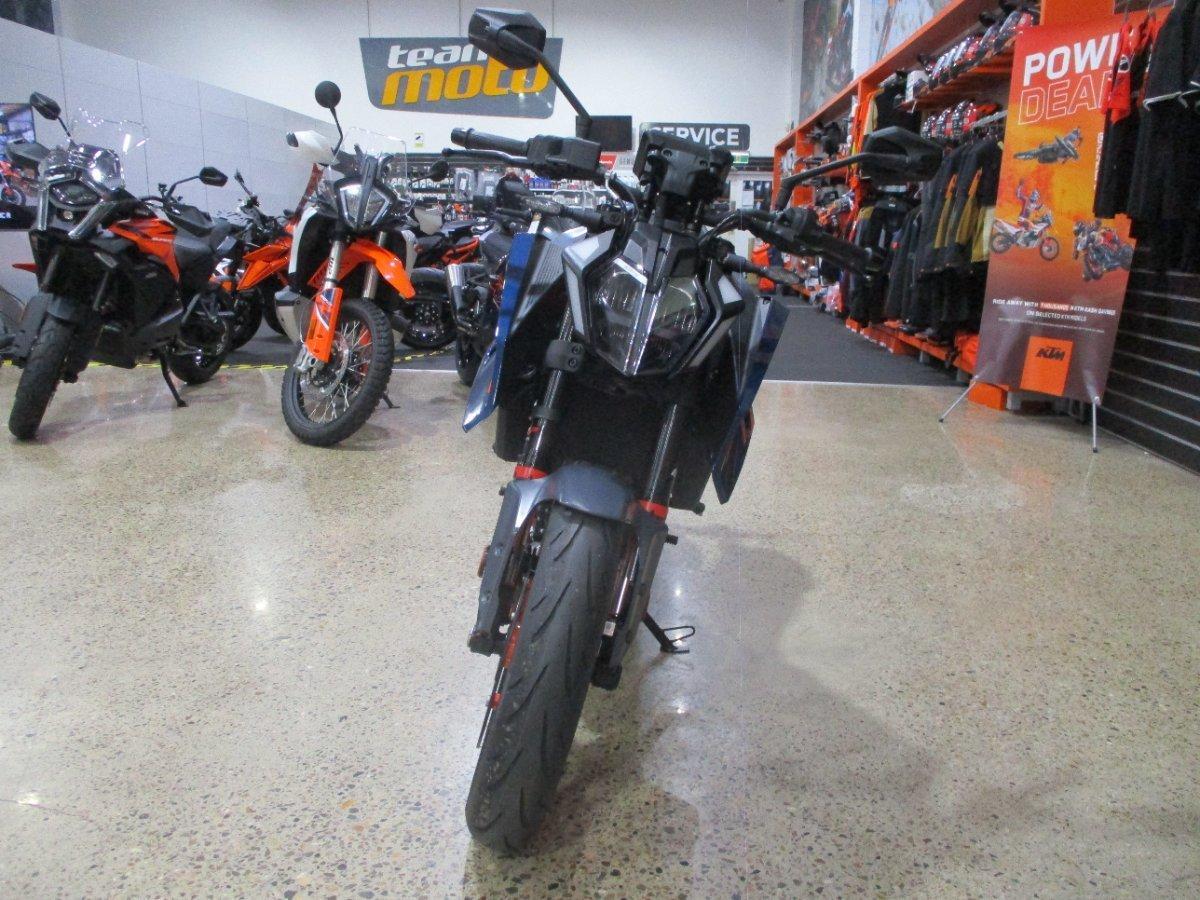 2025 KTM 390 DUKE ROAD