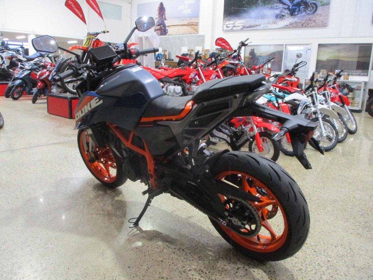 2025 KTM 390 DUKE ROAD