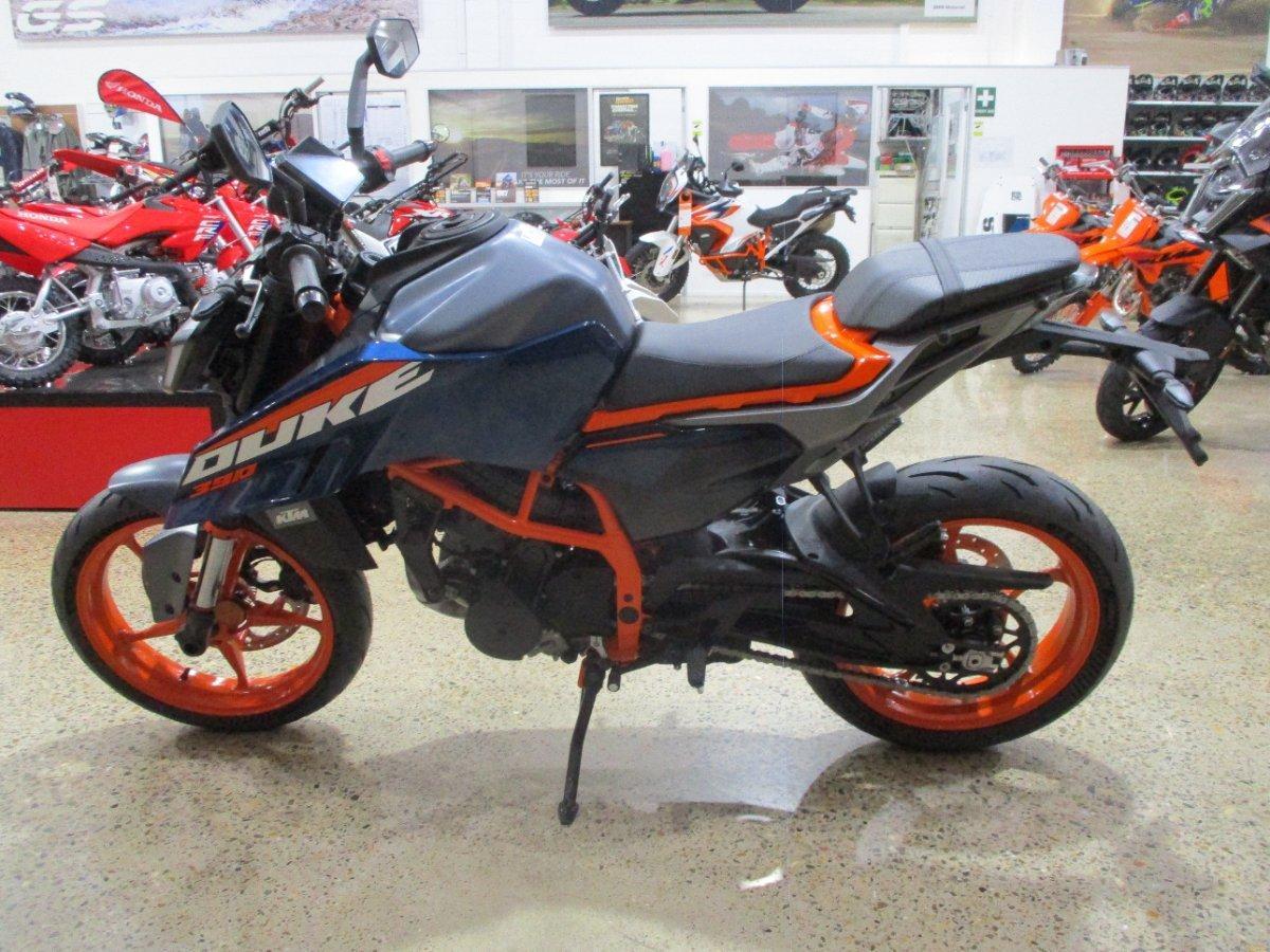 2025 KTM 390 DUKE ROAD