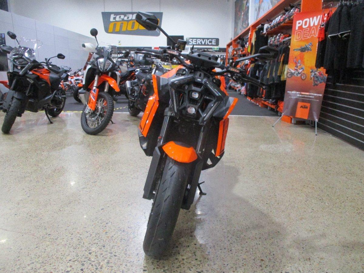 2026 KTM 1390 SUPER DUKE R EVO SPORTS