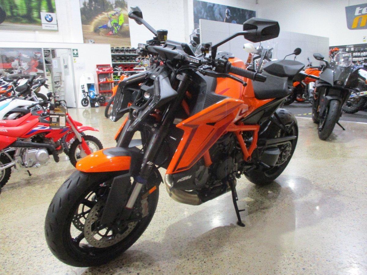 2026 KTM 1390 SUPER DUKE R EVO SPORTS