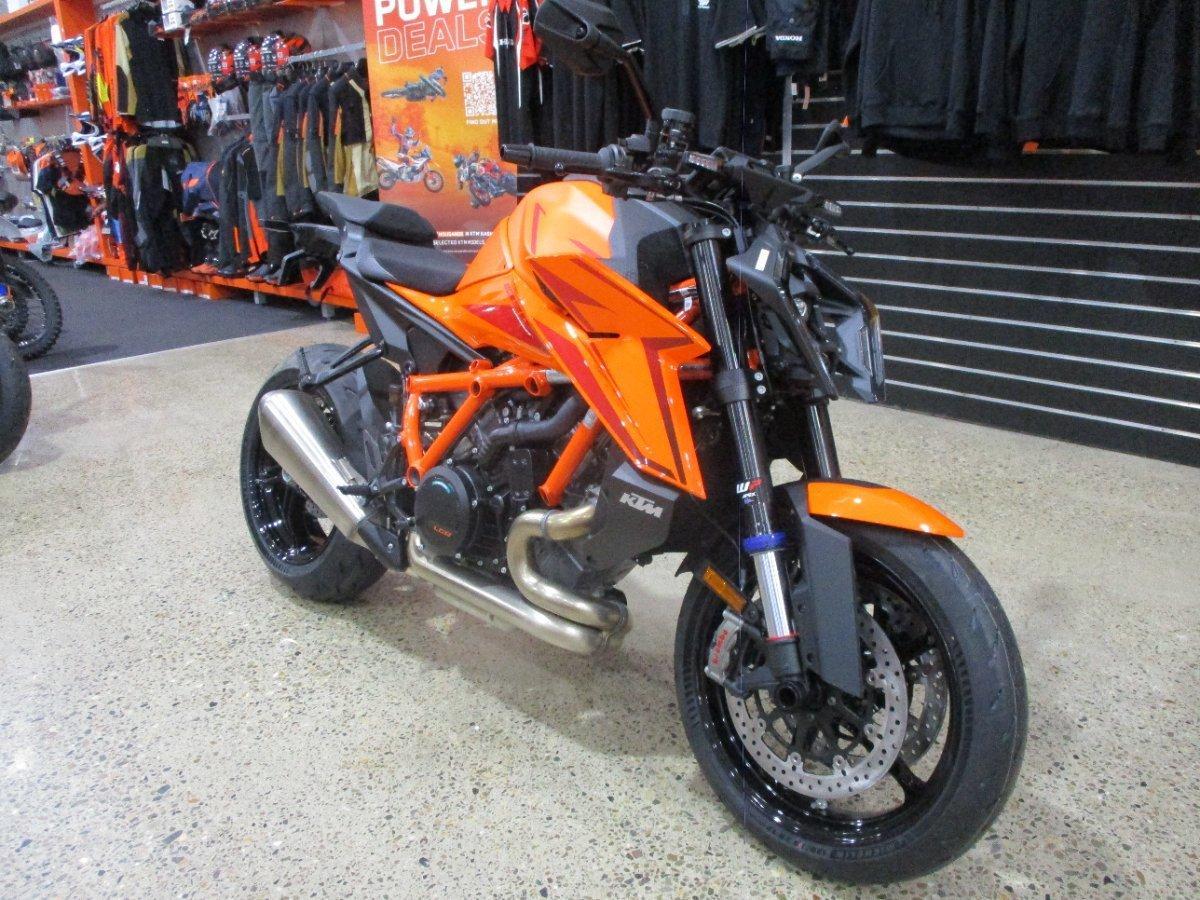 2026 KTM 1390 SUPER DUKE R EVO SPORTS