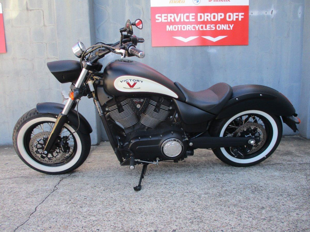 2012 VICTORY HIGHBALL CRUISER