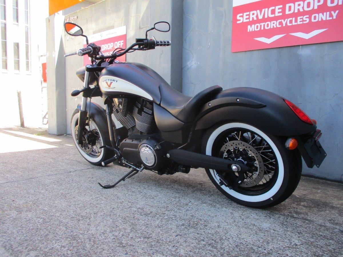 2012 VICTORY HIGHBALL CRUISER