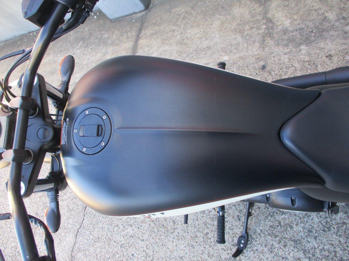 2012 VICTORY HIGHBALL CRUISER