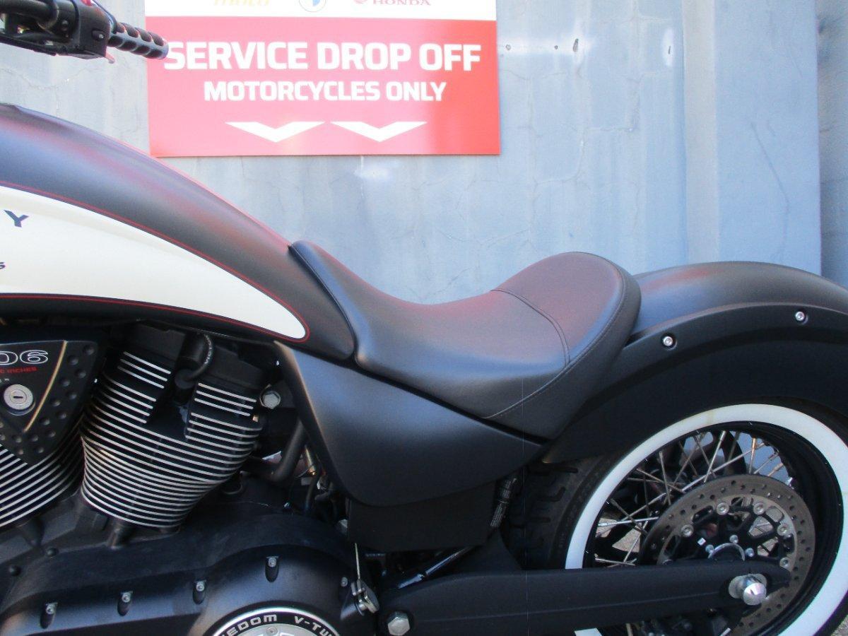 2012 VICTORY HIGHBALL CRUISER