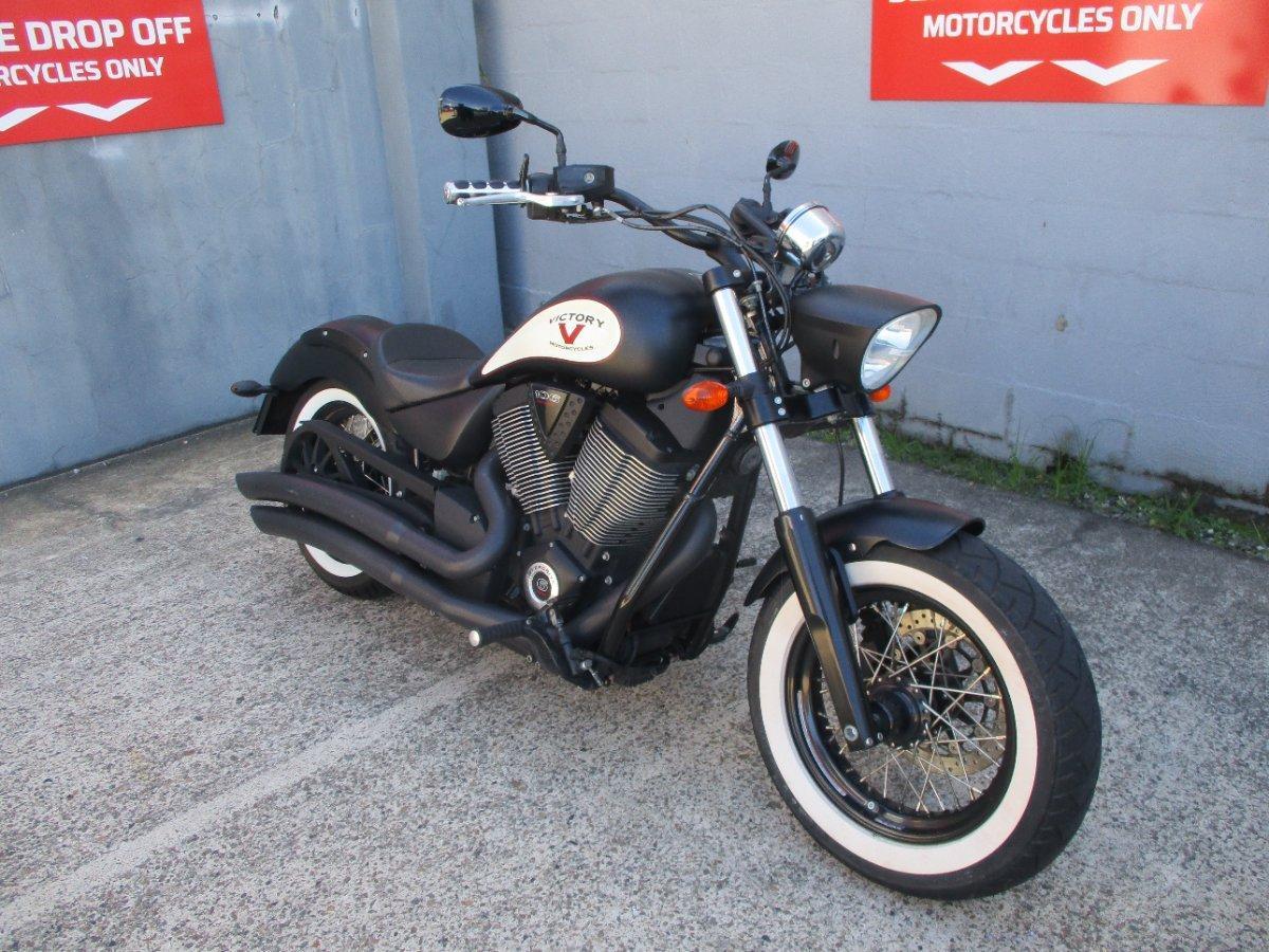 2012 VICTORY HIGHBALL CRUISER