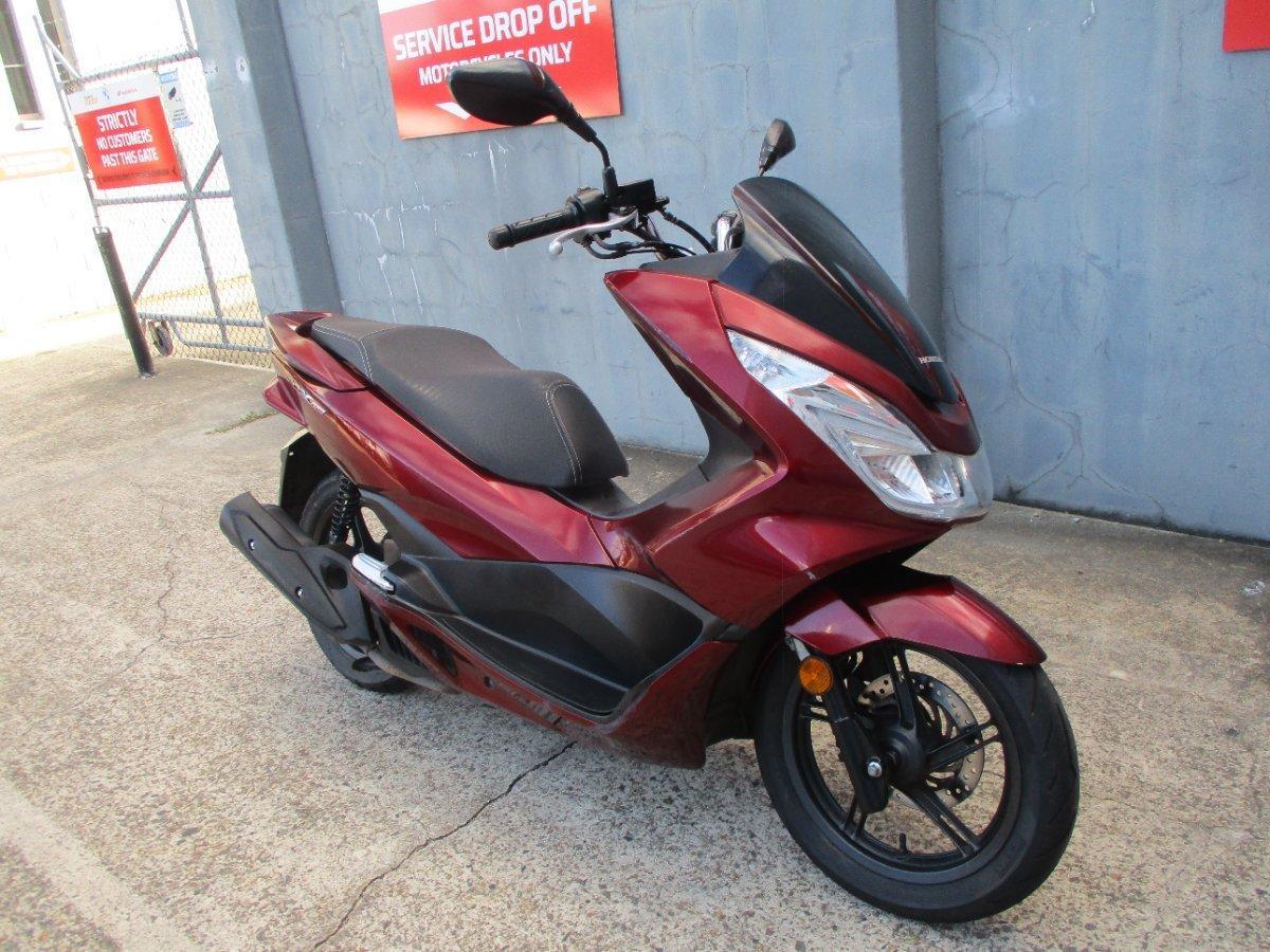 2015 HONDA PCX 150 SCOOTER
