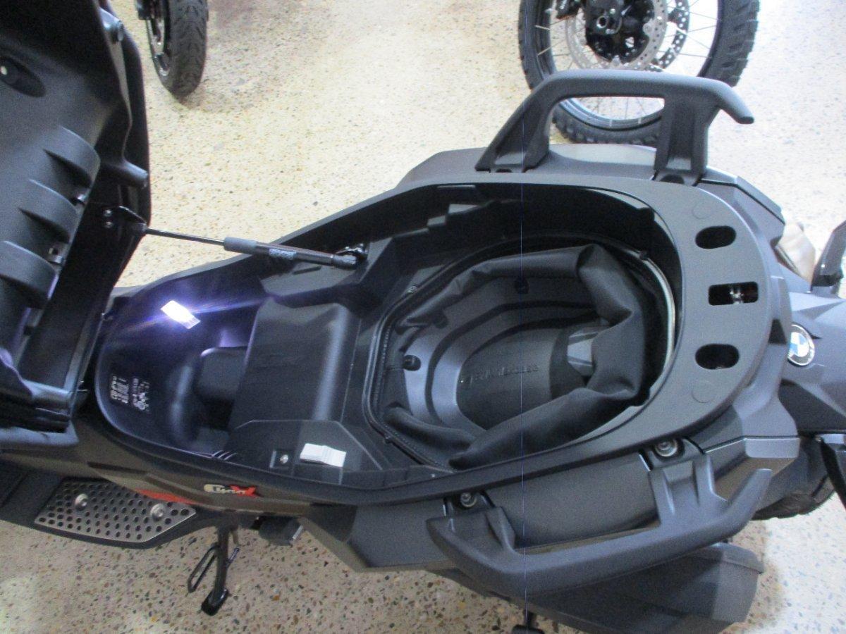 2025 BMW C 400 X ION SCOOTER