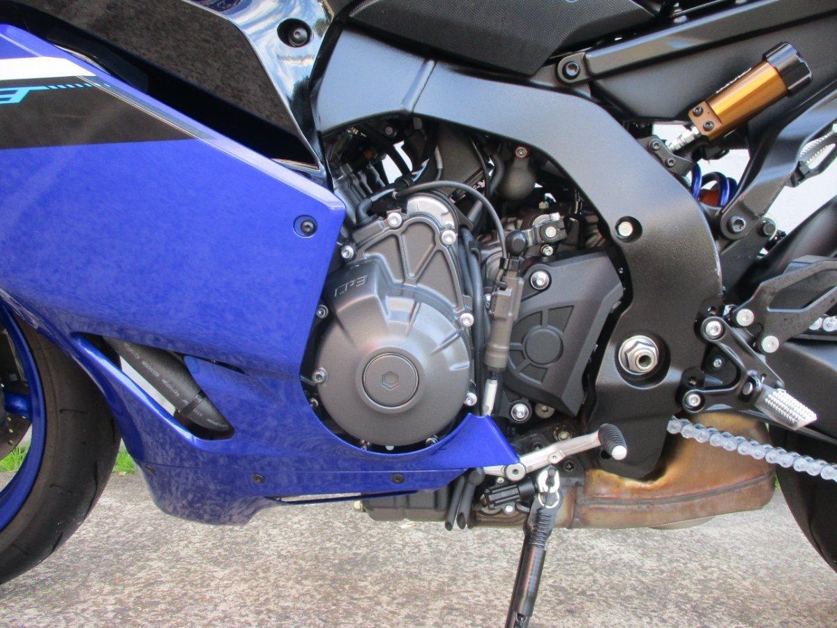 2025 YAMAHA YZF-R9 SPORTS