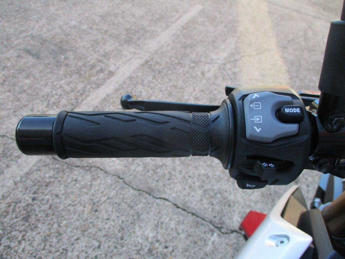 2023 SUZUKI GSX-S1000 ROAD