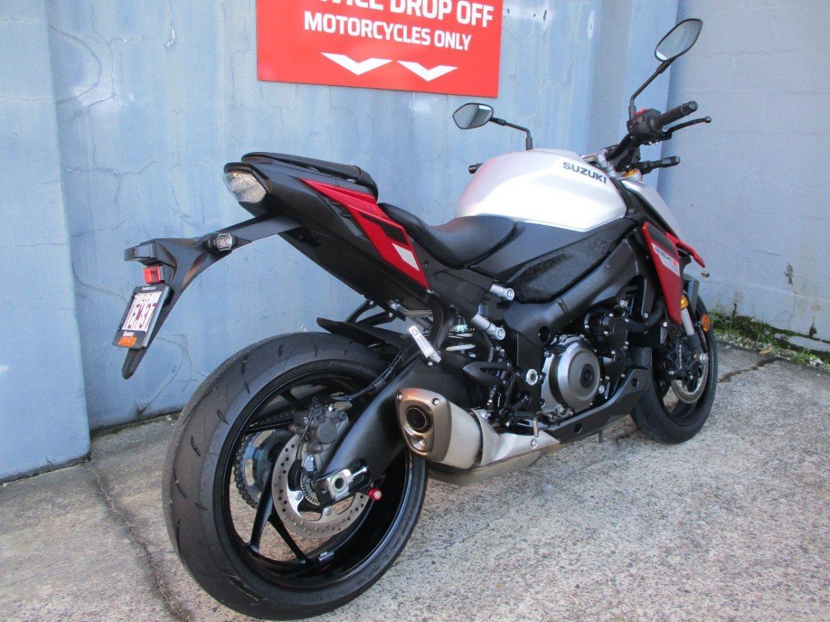 2023 SUZUKI GSX-S1000 ROAD