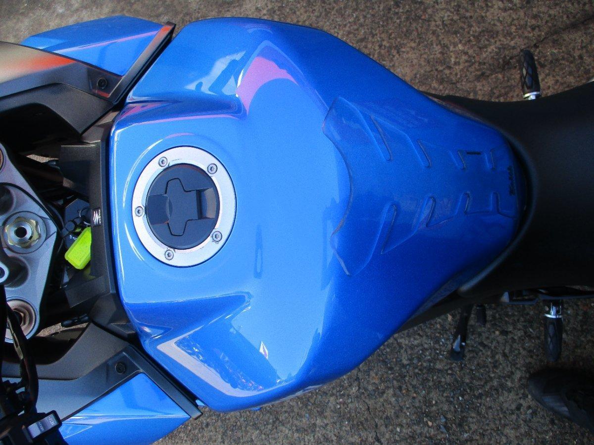 2022 SUZUKI GSX-S1000 ROAD