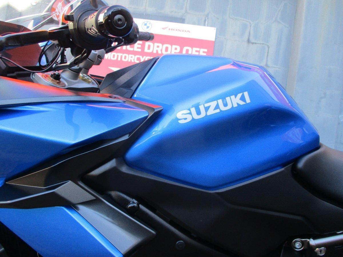2022 SUZUKI GSX-S1000 ROAD