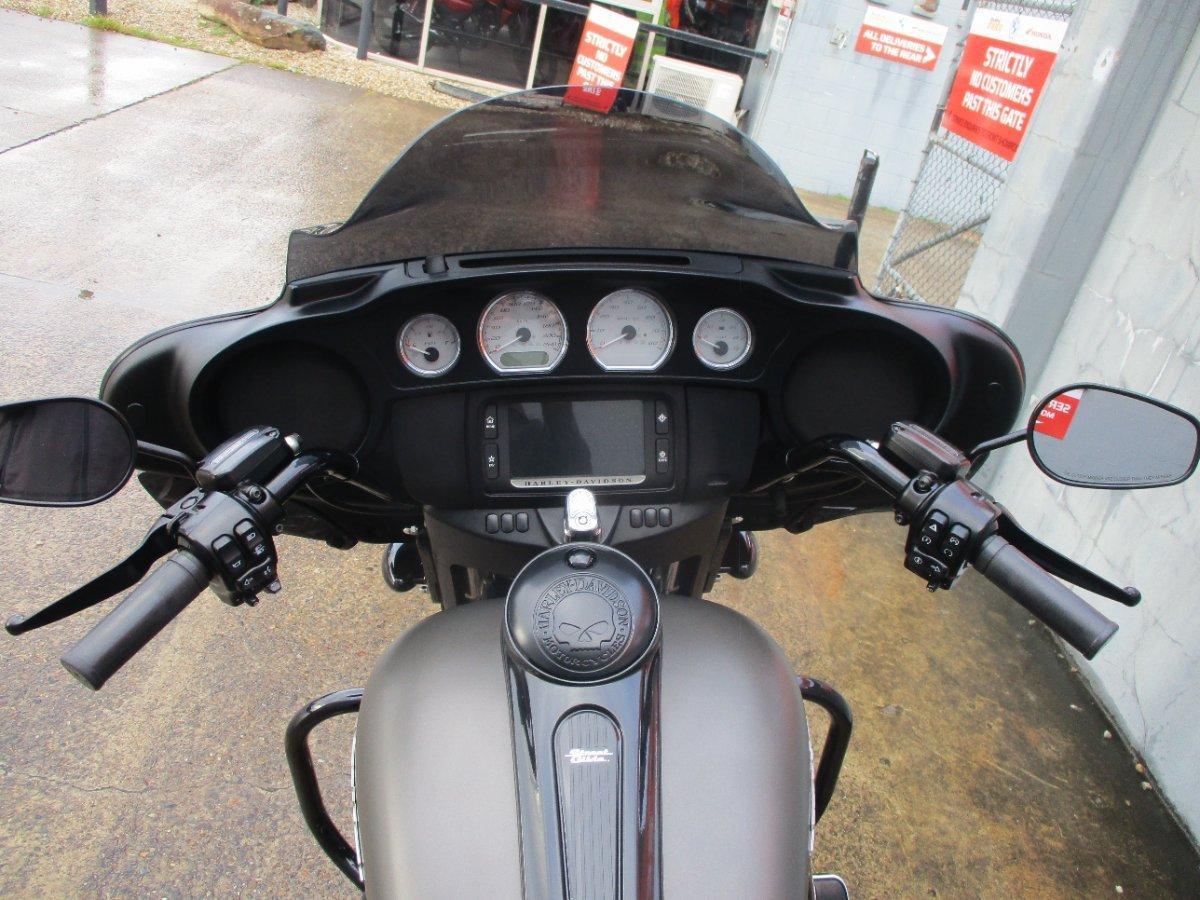 2018 HARLEY-DAVIDSON FLHX STREET GLIDE CRUISER
