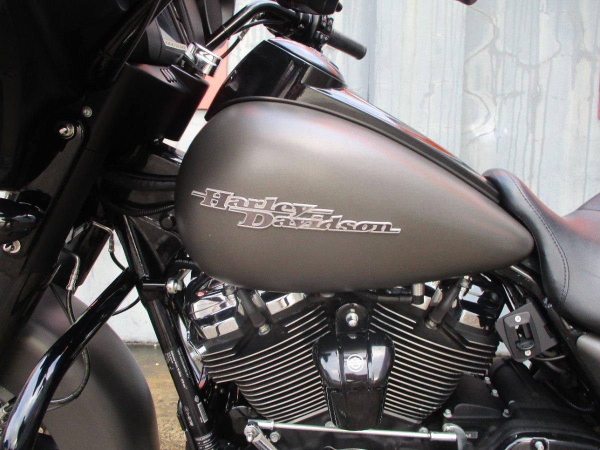 2018 HARLEY-DAVIDSON FLHX STREET GLIDE CRUISER