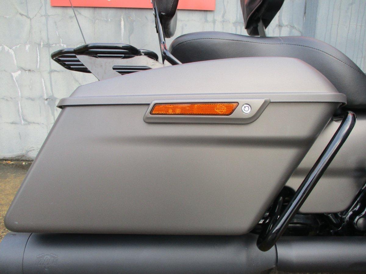 2018 HARLEY-DAVIDSON FLHX STREET GLIDE CRUISER