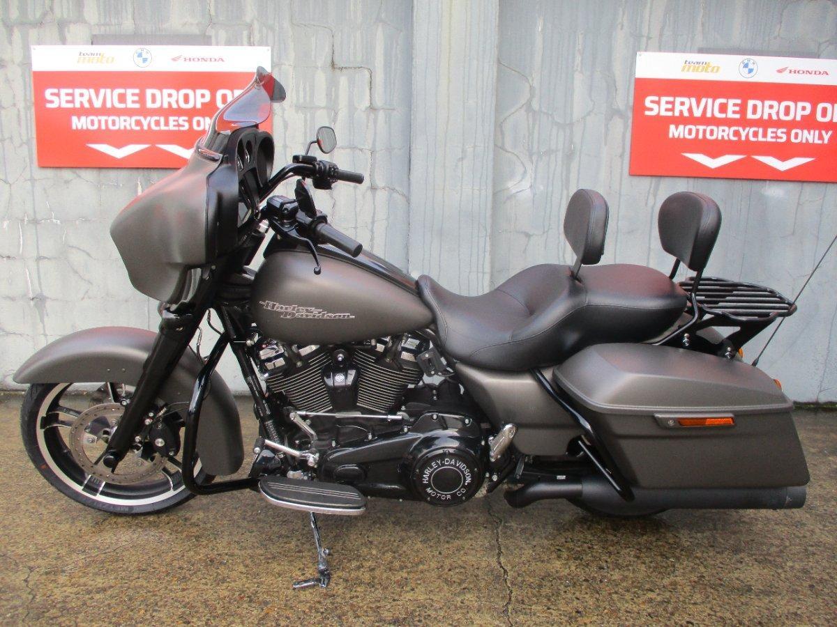 2018 HARLEY-DAVIDSON FLHX STREET GLIDE CRUISER