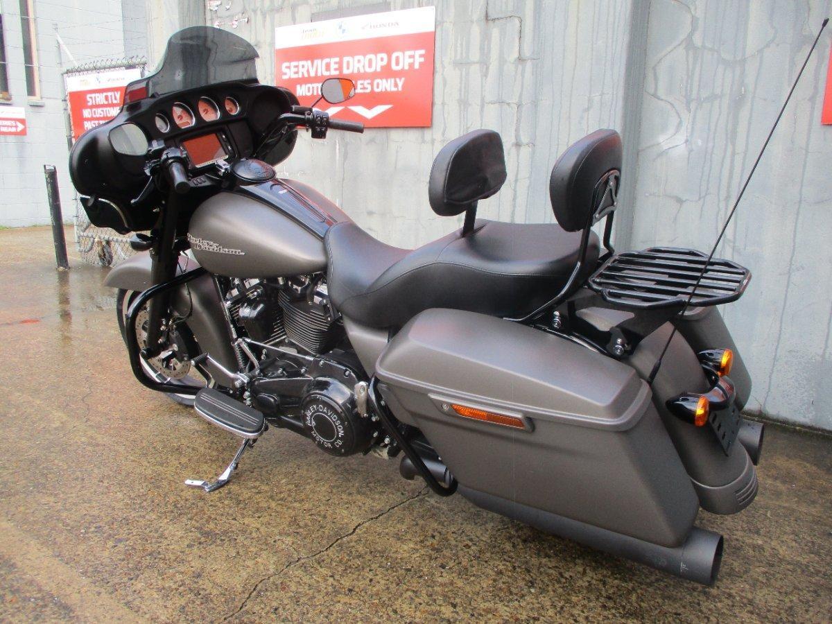 2018 HARLEY-DAVIDSON FLHX STREET GLIDE CRUISER