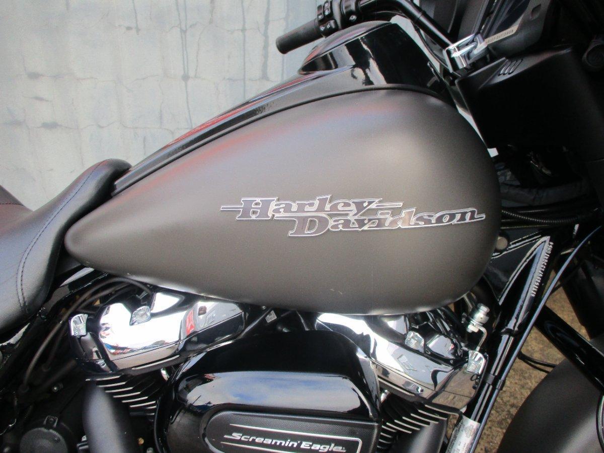 2018 HARLEY-DAVIDSON FLHX STREET GLIDE CRUISER