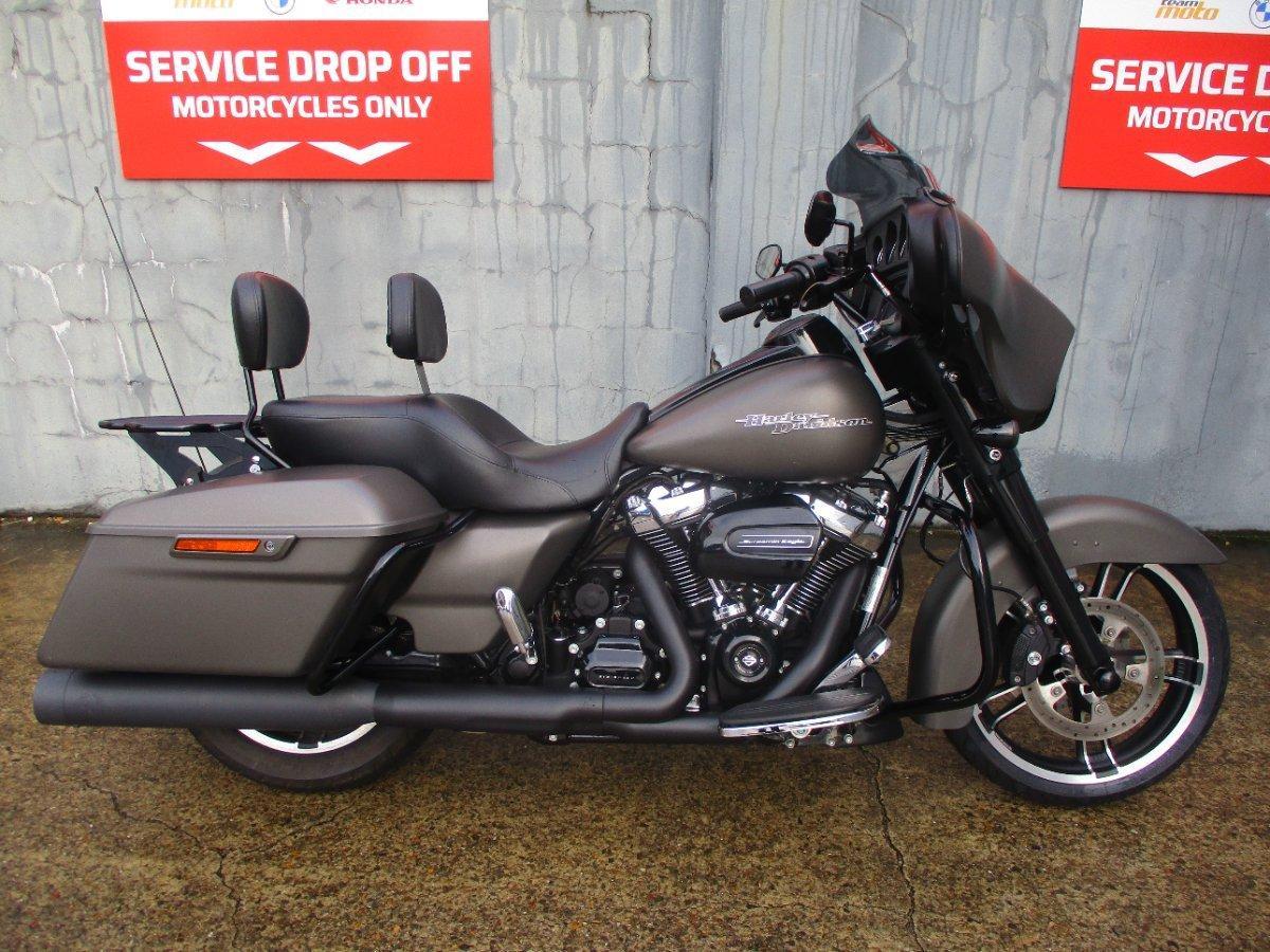 2018 HARLEY-DAVIDSON FLHX STREET GLIDE CRUISER