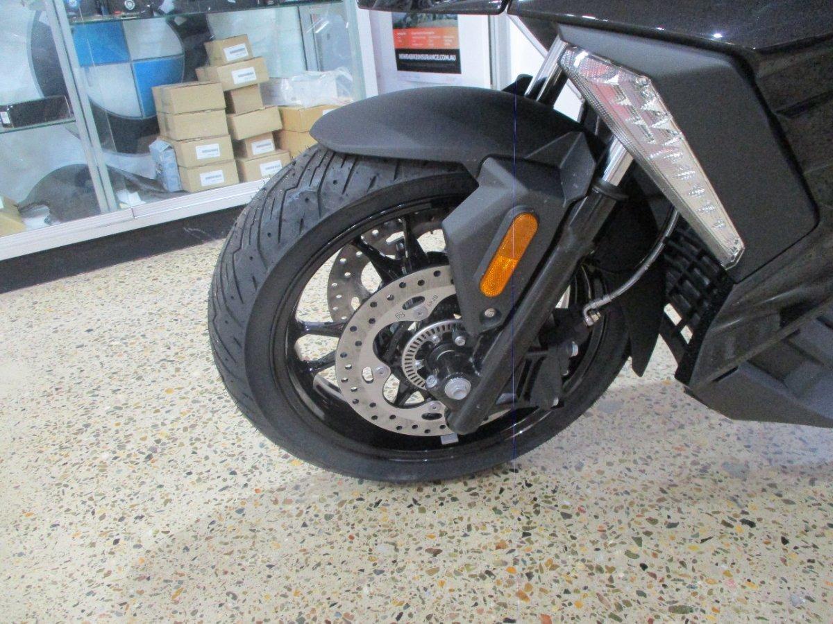 2026 BMW C 400 X ION SCOOTER