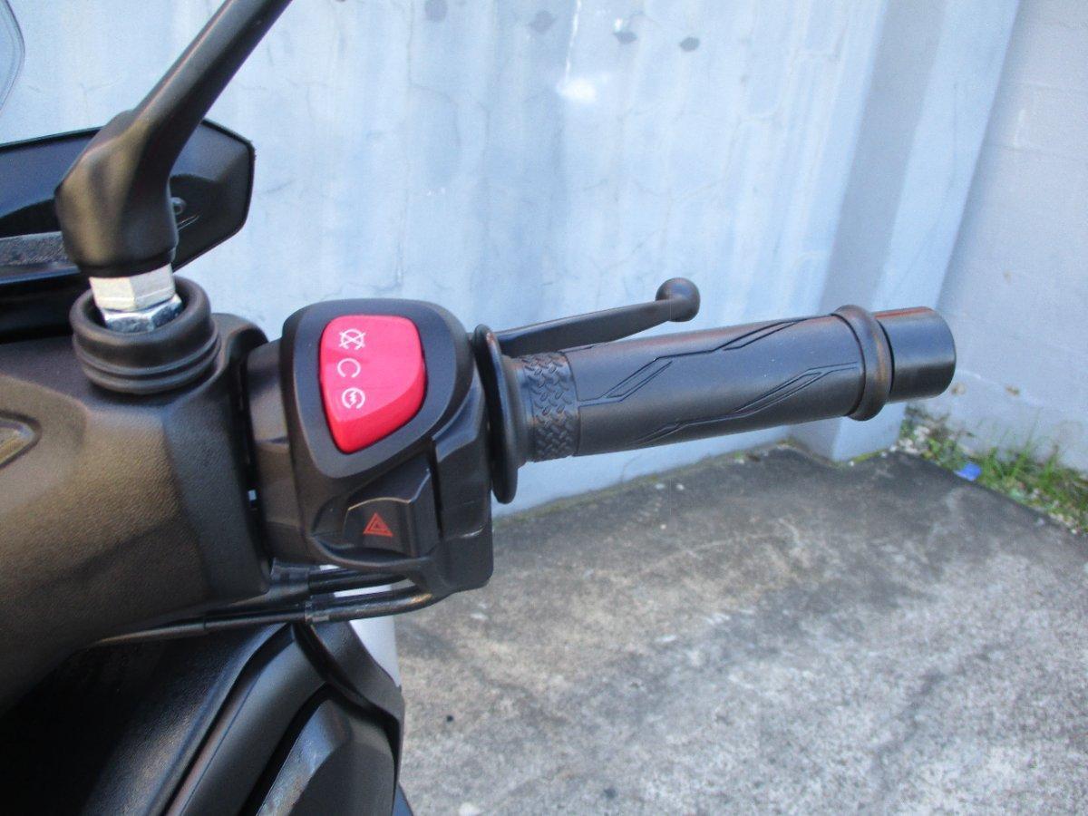 2023 YAMAHA XMAX 300 (CZD300A) SCOOTER