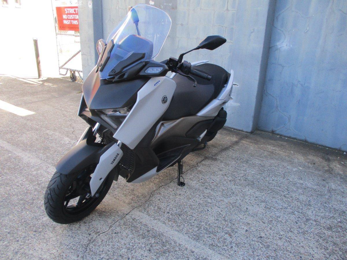 2023 YAMAHA XMAX 300 (CZD300A) SCOOTER