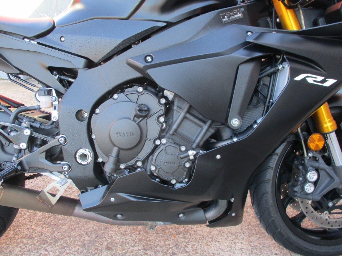 2018 YAMAHA YZF-R1 SPORTS