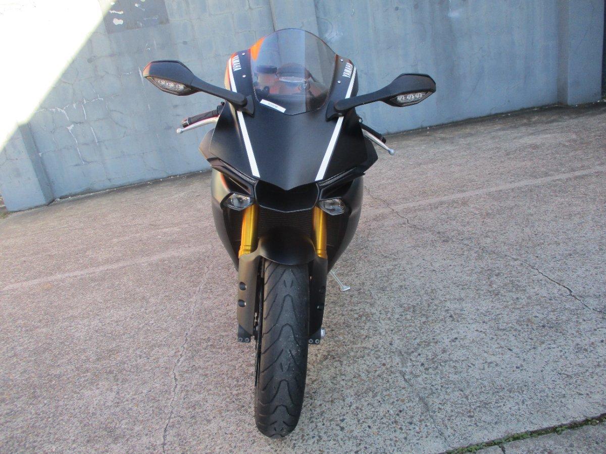 2018 YAMAHA YZF-R1 SPORTS