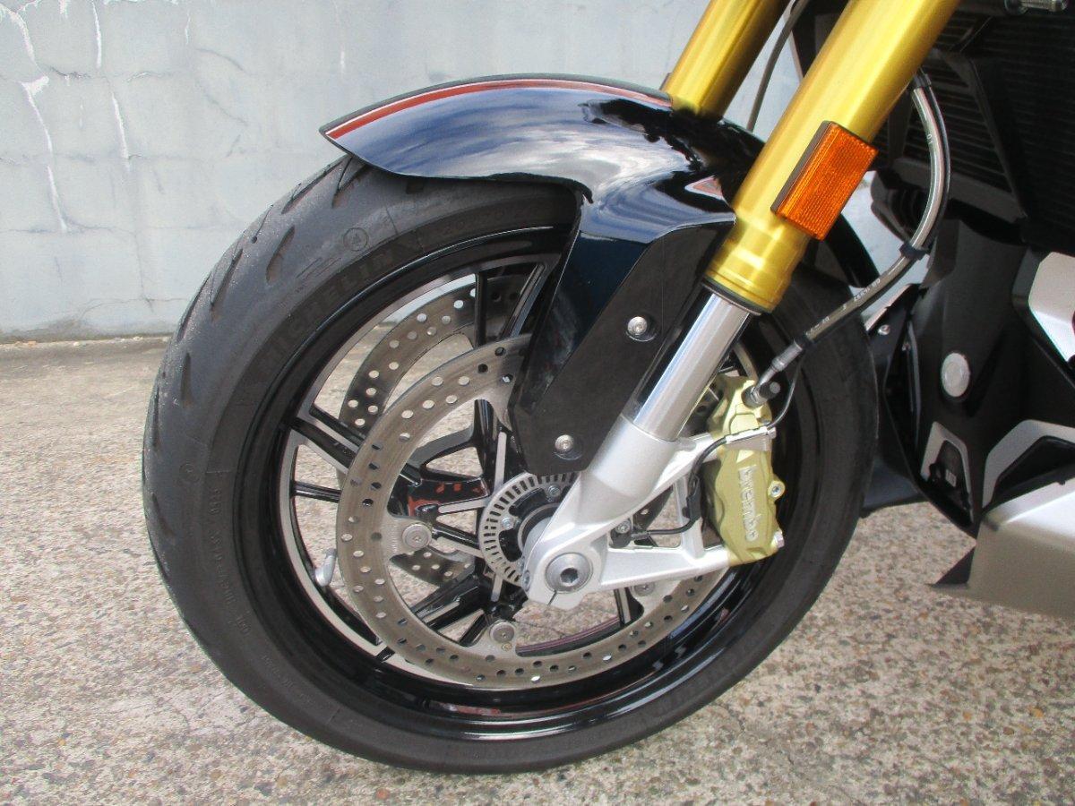 2023 BMW R 1250 R TRIPLE BLACK ROAD