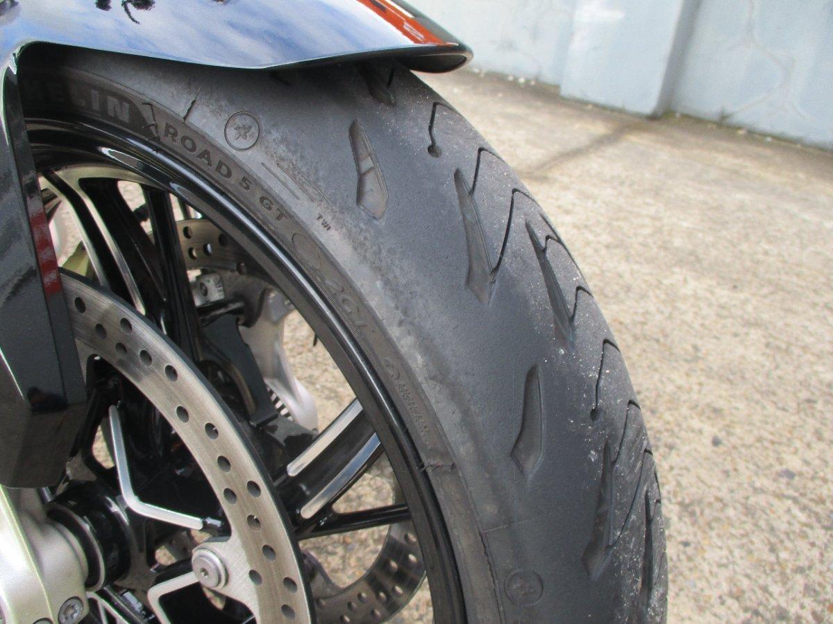2023 BMW R 1250 R TRIPLE BLACK ROAD