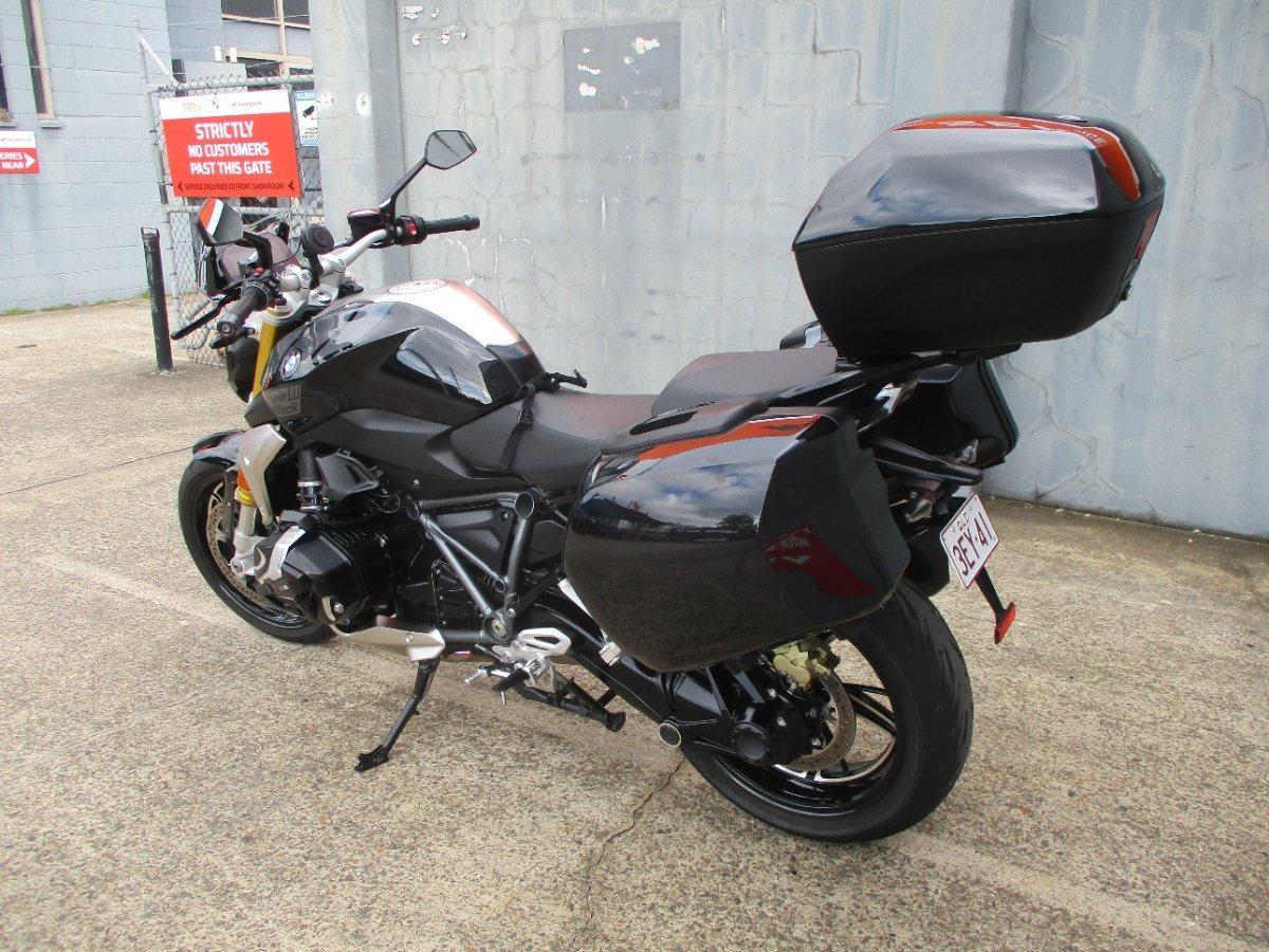 2023 BMW R 1250 R TRIPLE BLACK ROAD