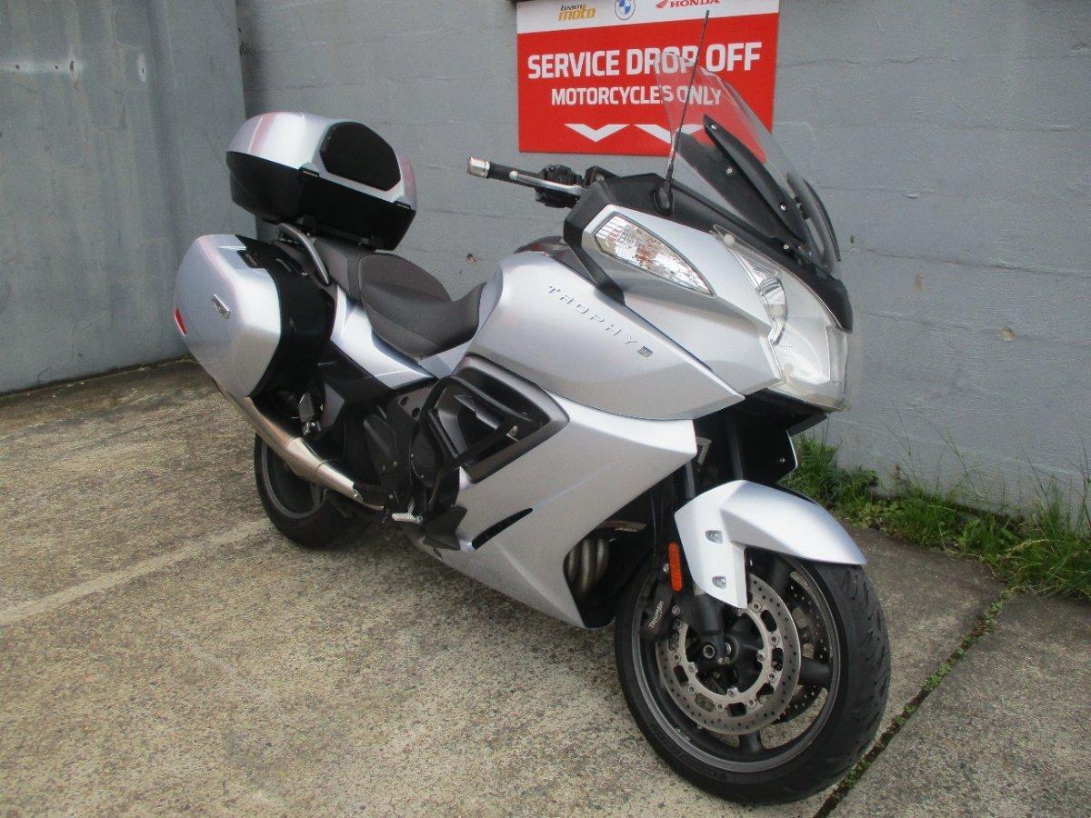 2013 TRIUMPH TROPHY SE ROAD