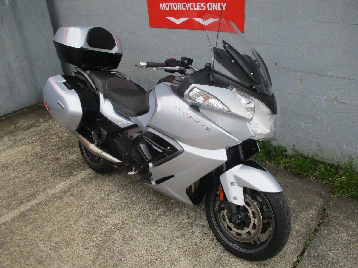 2013 TRIUMPH TROPHY SE ROAD