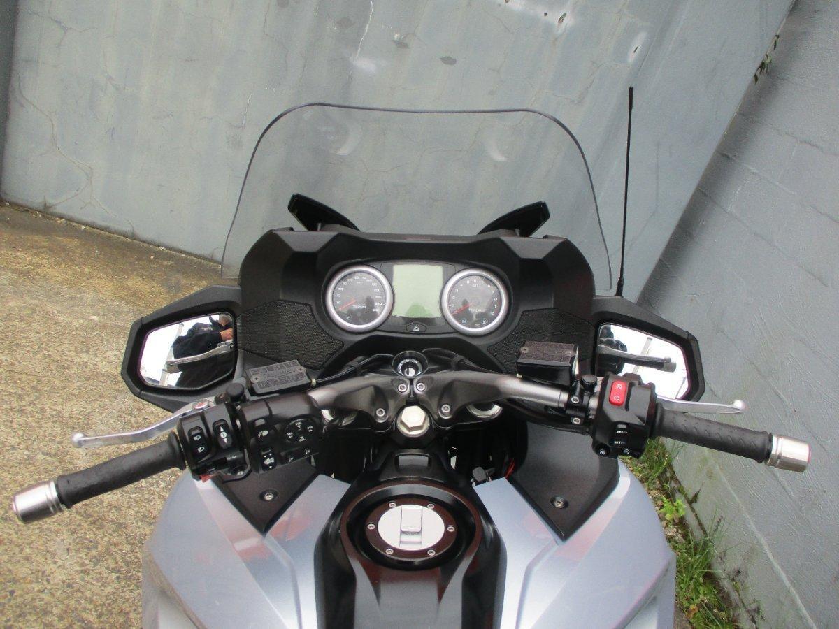 2013 TRIUMPH TROPHY SE ROAD