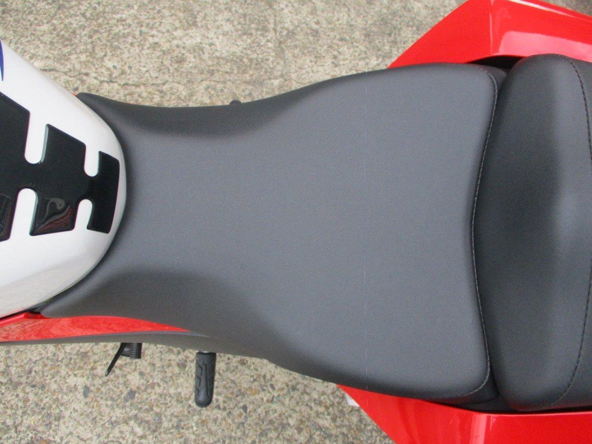 2015 HONDA CBR300R (ABS) ROAD