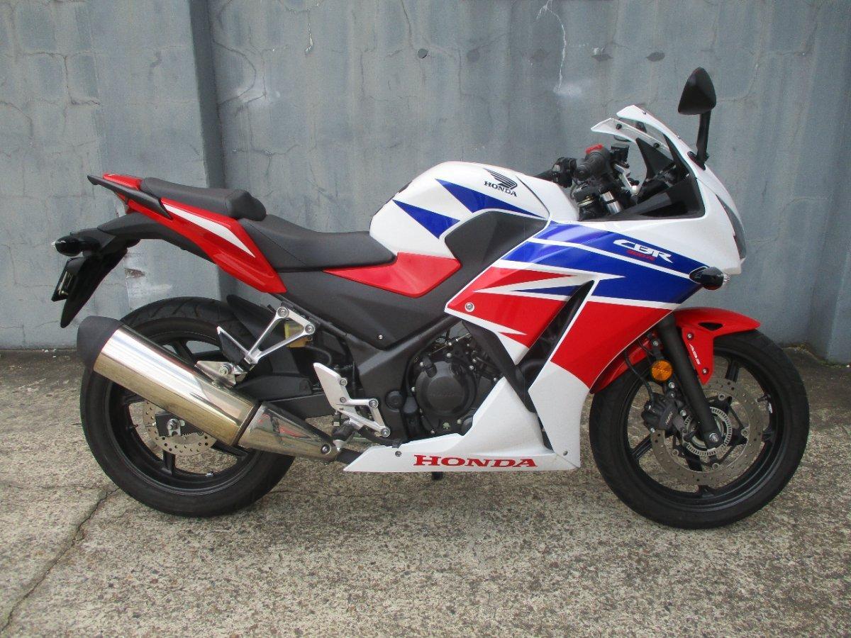 2015 HONDA CBR300R (ABS) ROAD