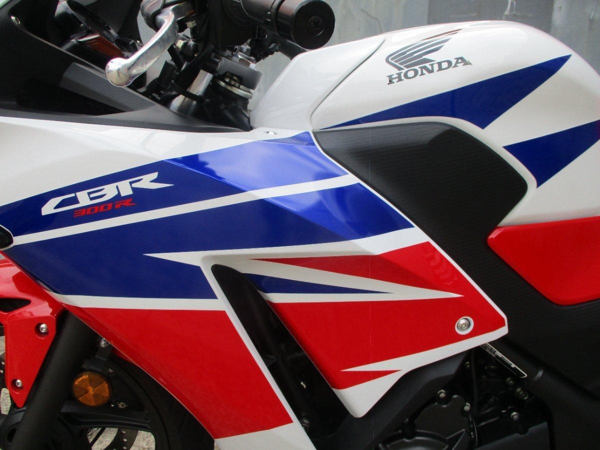 2015 HONDA CBR300R (ABS) ROAD