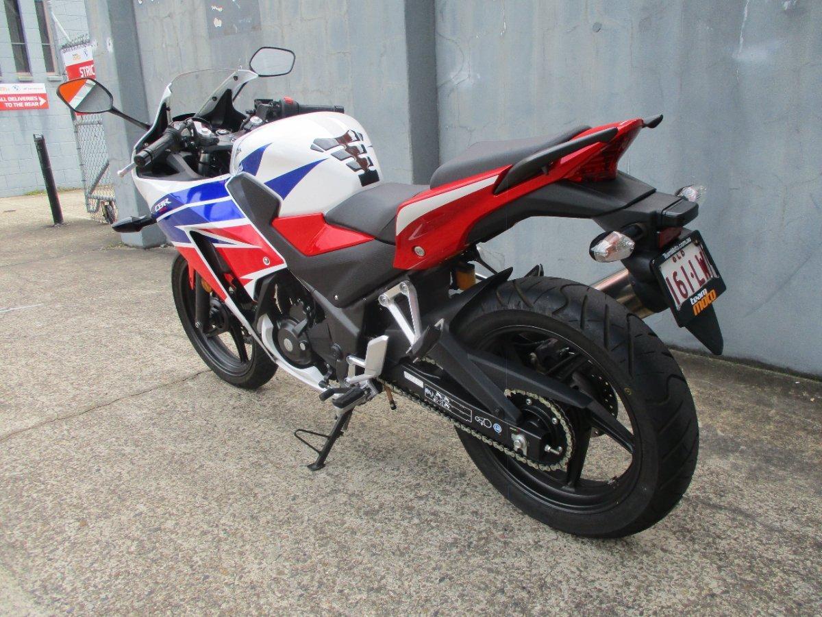 2015 HONDA CBR300R (ABS) ROAD