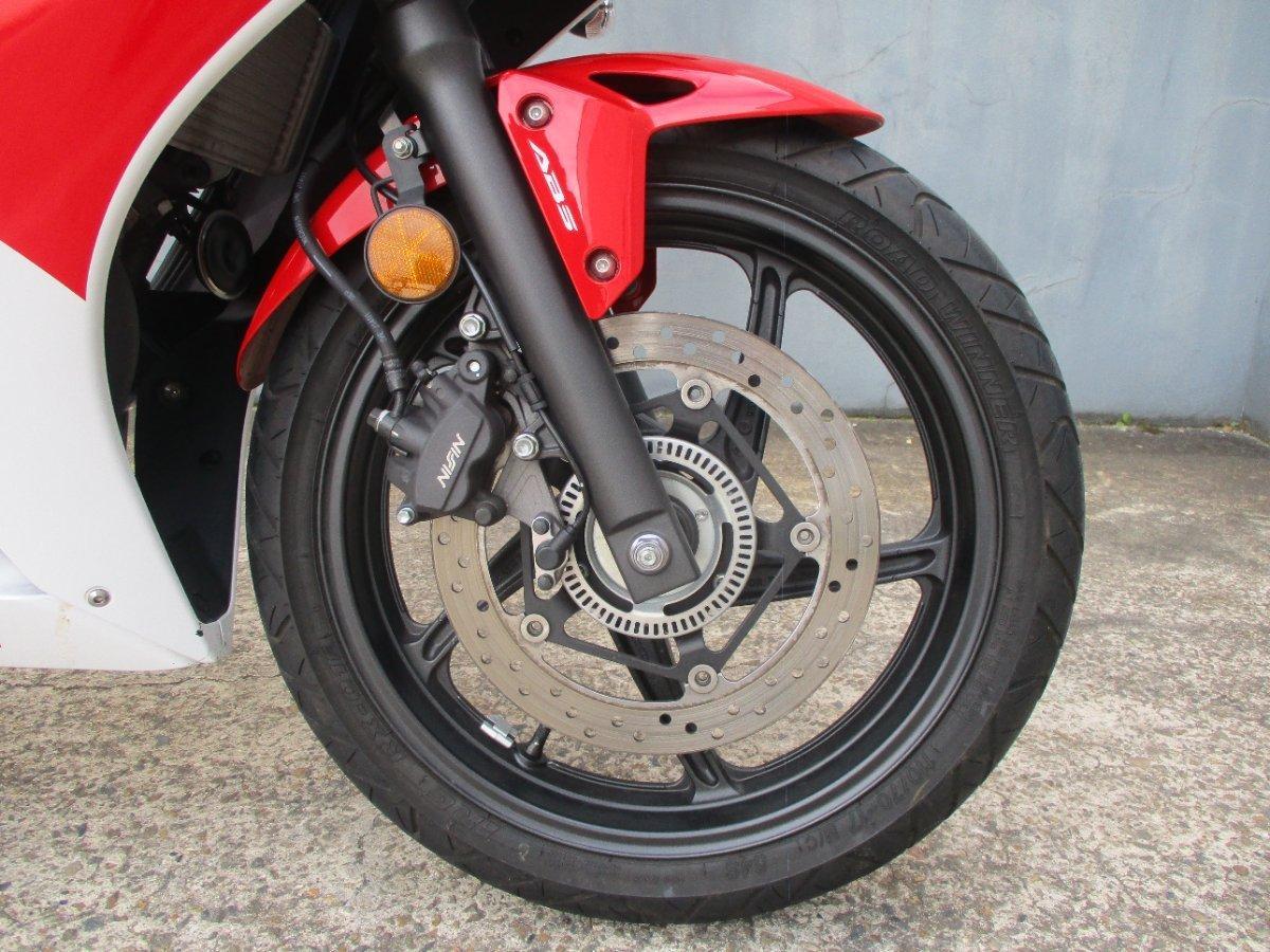 2015 HONDA CBR300R (ABS) ROAD